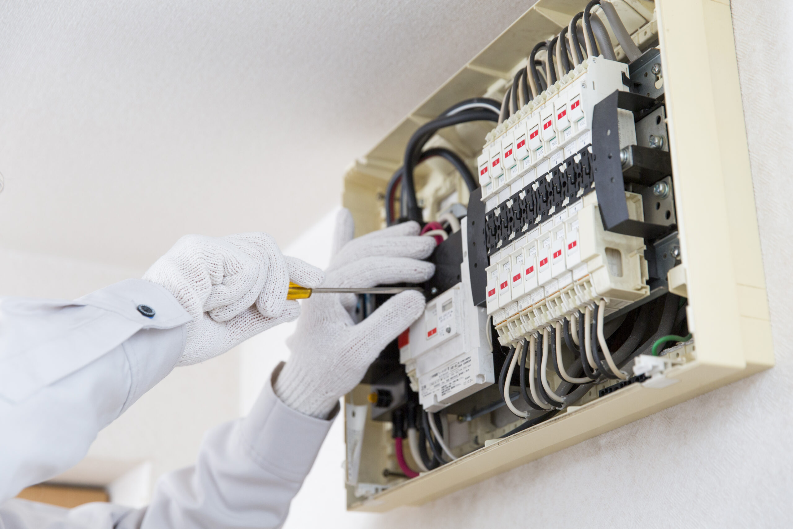 光がつく瞬間を作ろう<br>～電気技術体験～